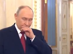 "Kranker Alter": Kreml zeigt hustenden Putin in Video